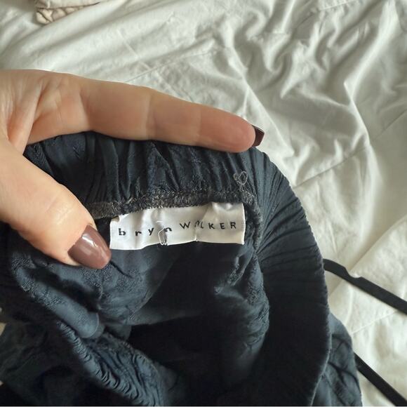 Bryn Walker Embroidered Floral Cropped Pant in Charcoal Grey Size S - Picture 3 of 5